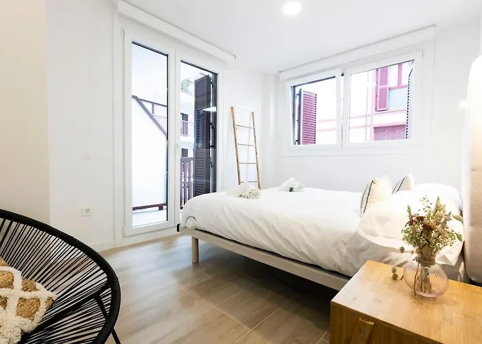 Portuko. Basquenjoy Apartment Hondarribia